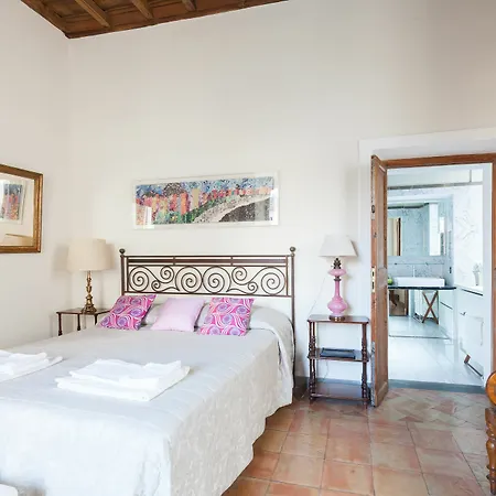 Habitat's Navona 4br Apartman *