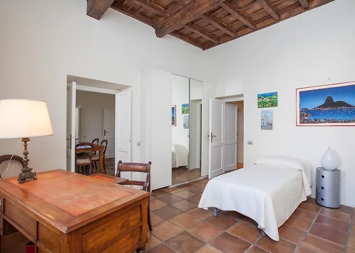 Habitat's Navona 4br Roma